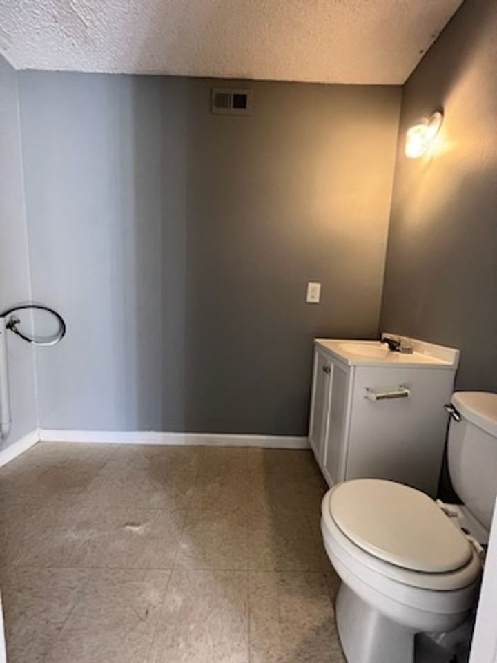 3401 Avenue R Nw #B - Photo 5 of 9