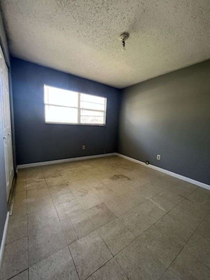 3401 Avenue R Nw #B - Photo 7 of 9