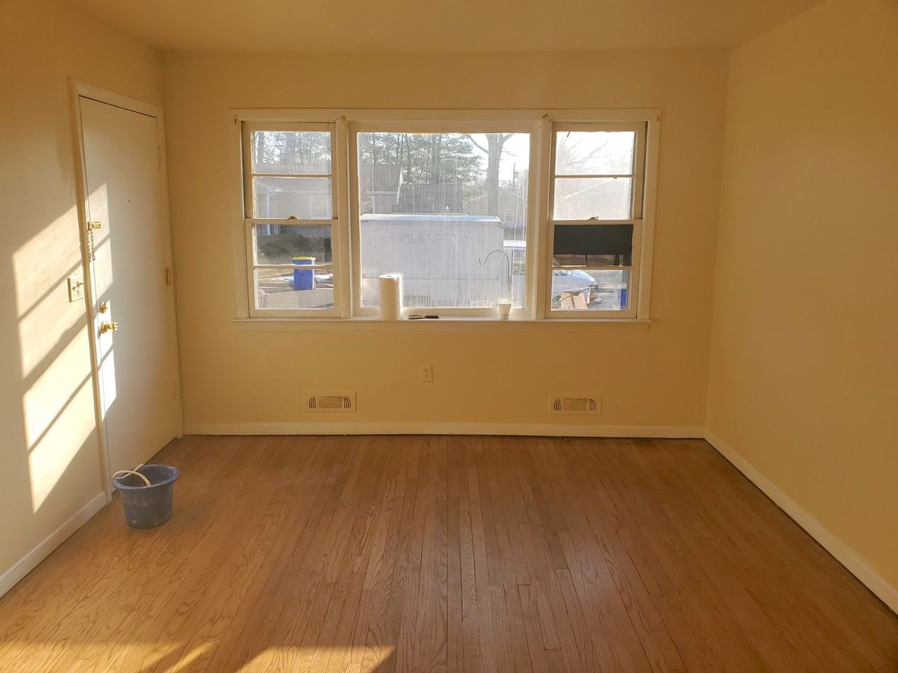 212Bathgate - Photo 3 of 12