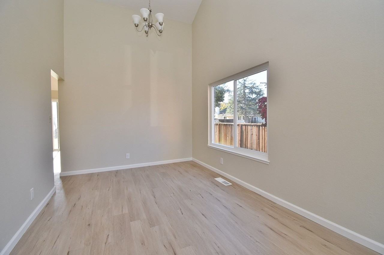 1350 Kruger Ave - Photo 7 of 20