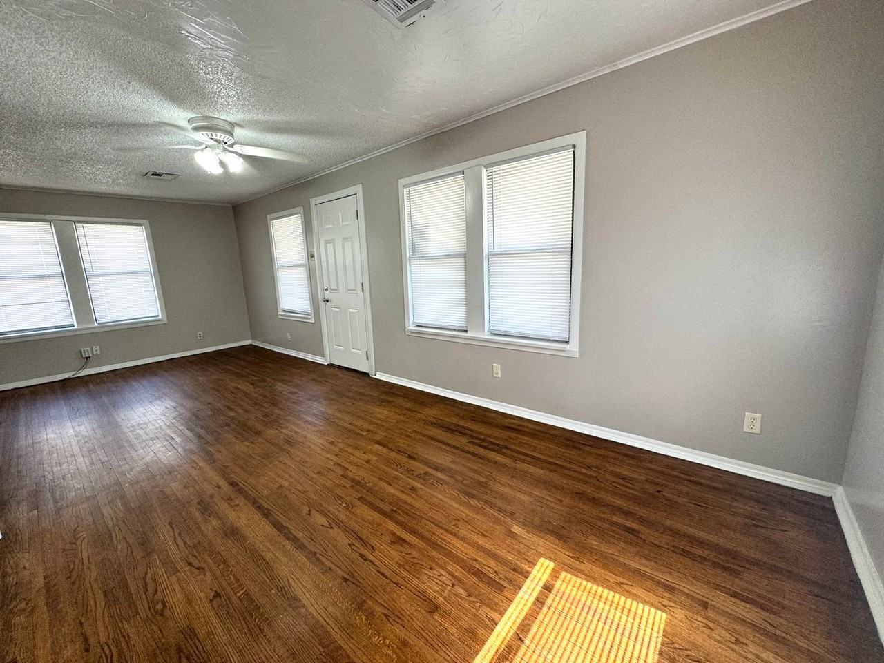 1014 N Cleveland Ave - Photo 2 of 15