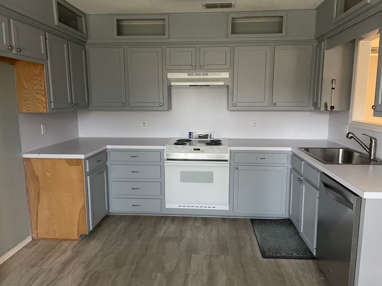 1207 Acapulco Ln - Photo 3 of 11
