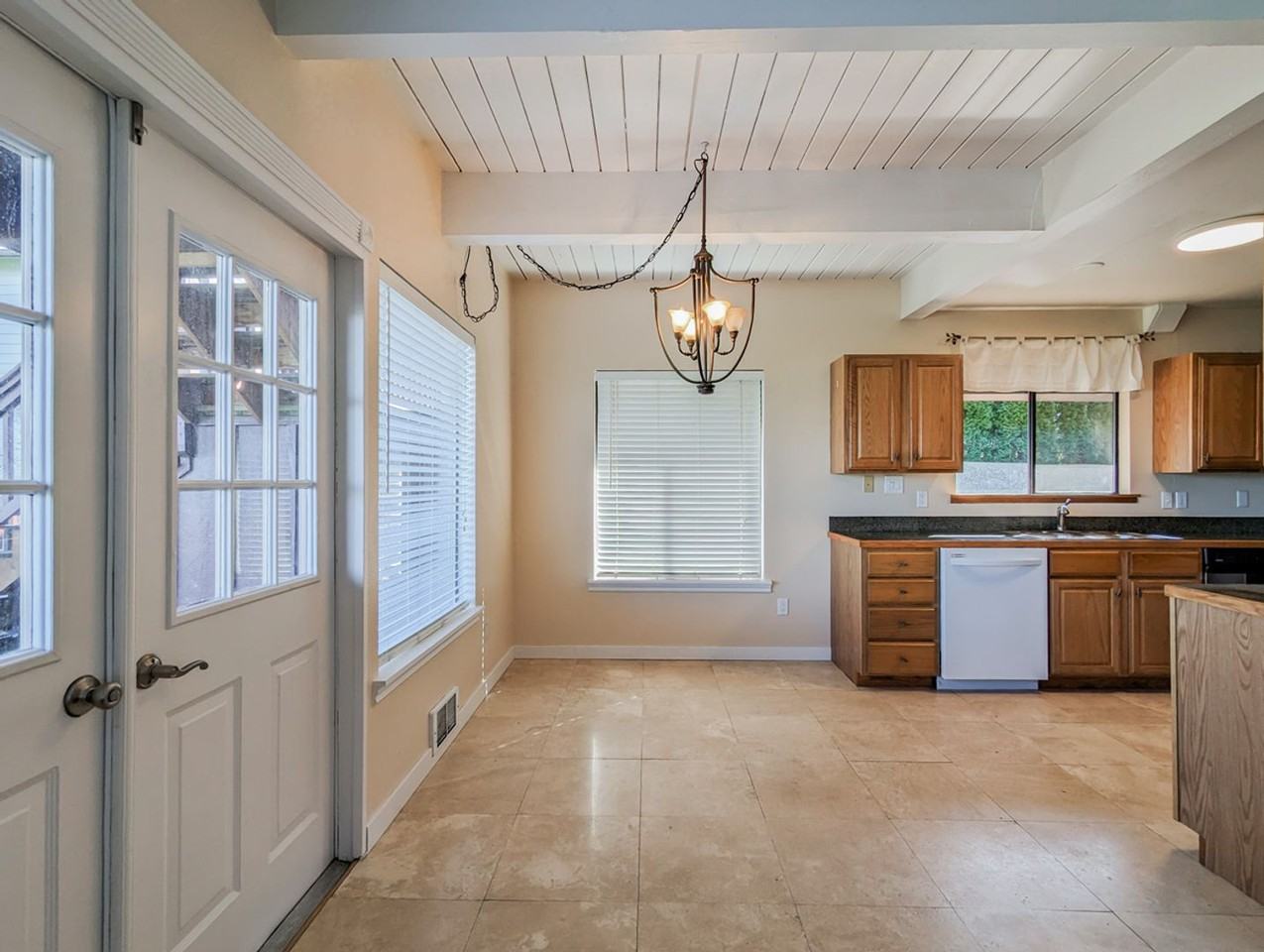 3213 Mission Beach Rd - Photo 3 of 14
