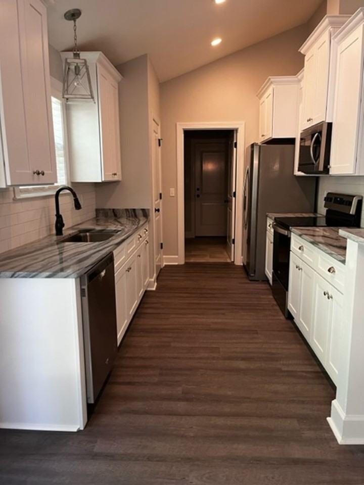 121 Harvey Melton Rd - Photo 3 of 10