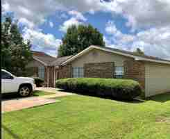 featured image of 1135 Gentry Dr