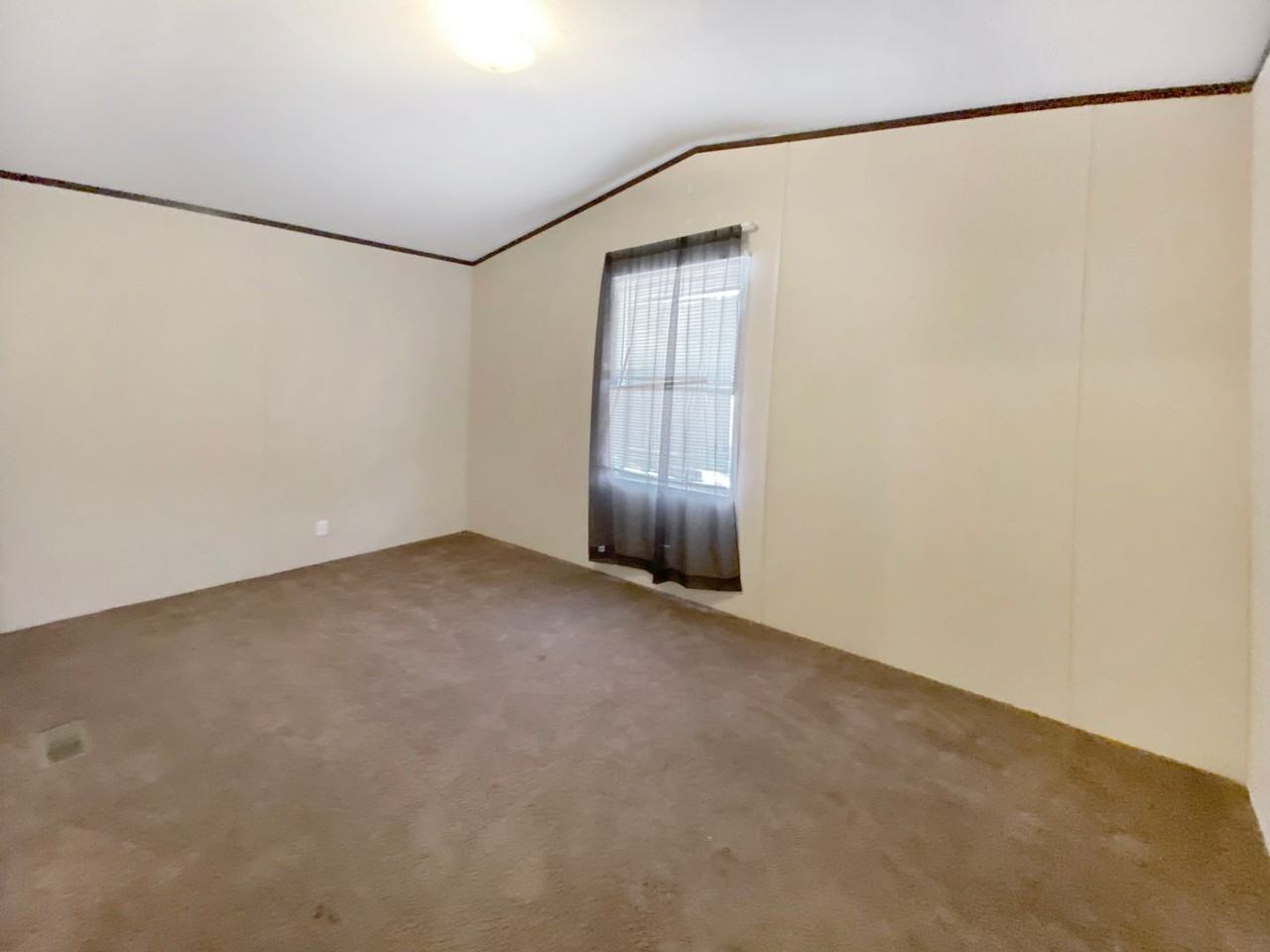 523 1/2 N Burk St - Photo 4 of 10