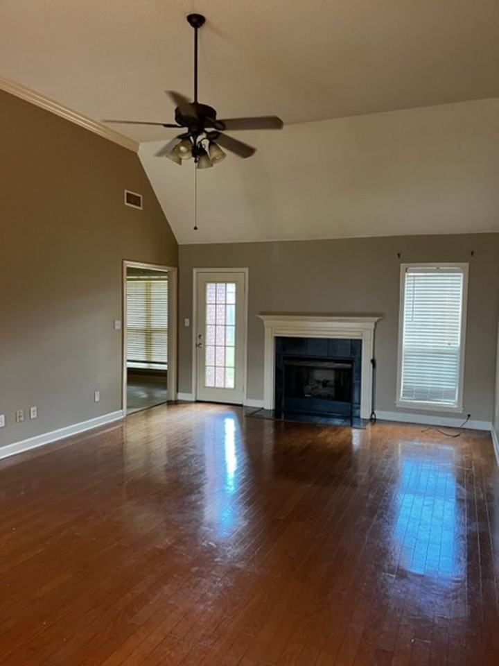 1008 Scarlett Dr - Photo 3 of 22