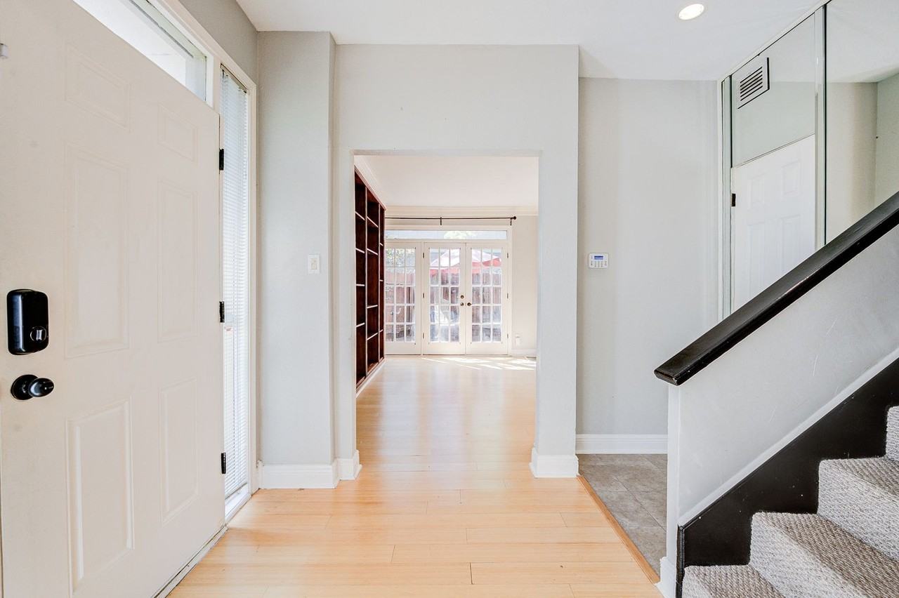 2100 Tanglewilde St #51 - Photo 4 of 29