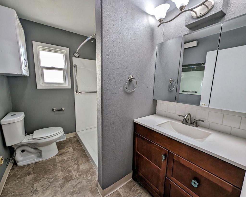 905 S 11th Ave - Photo 4 of 10