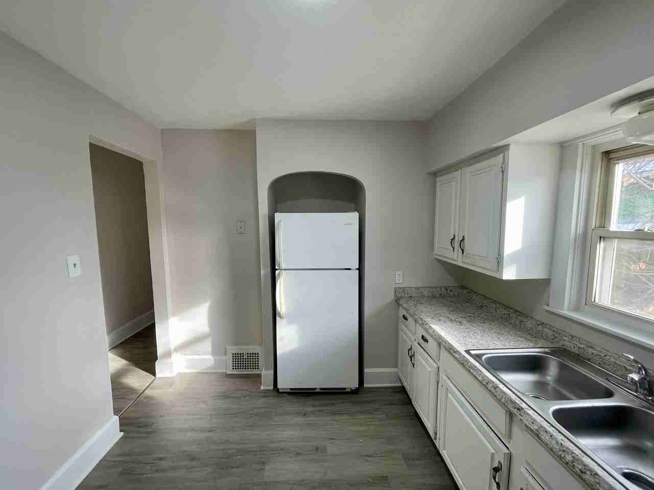 768 Elma St - Photo 2 of 11