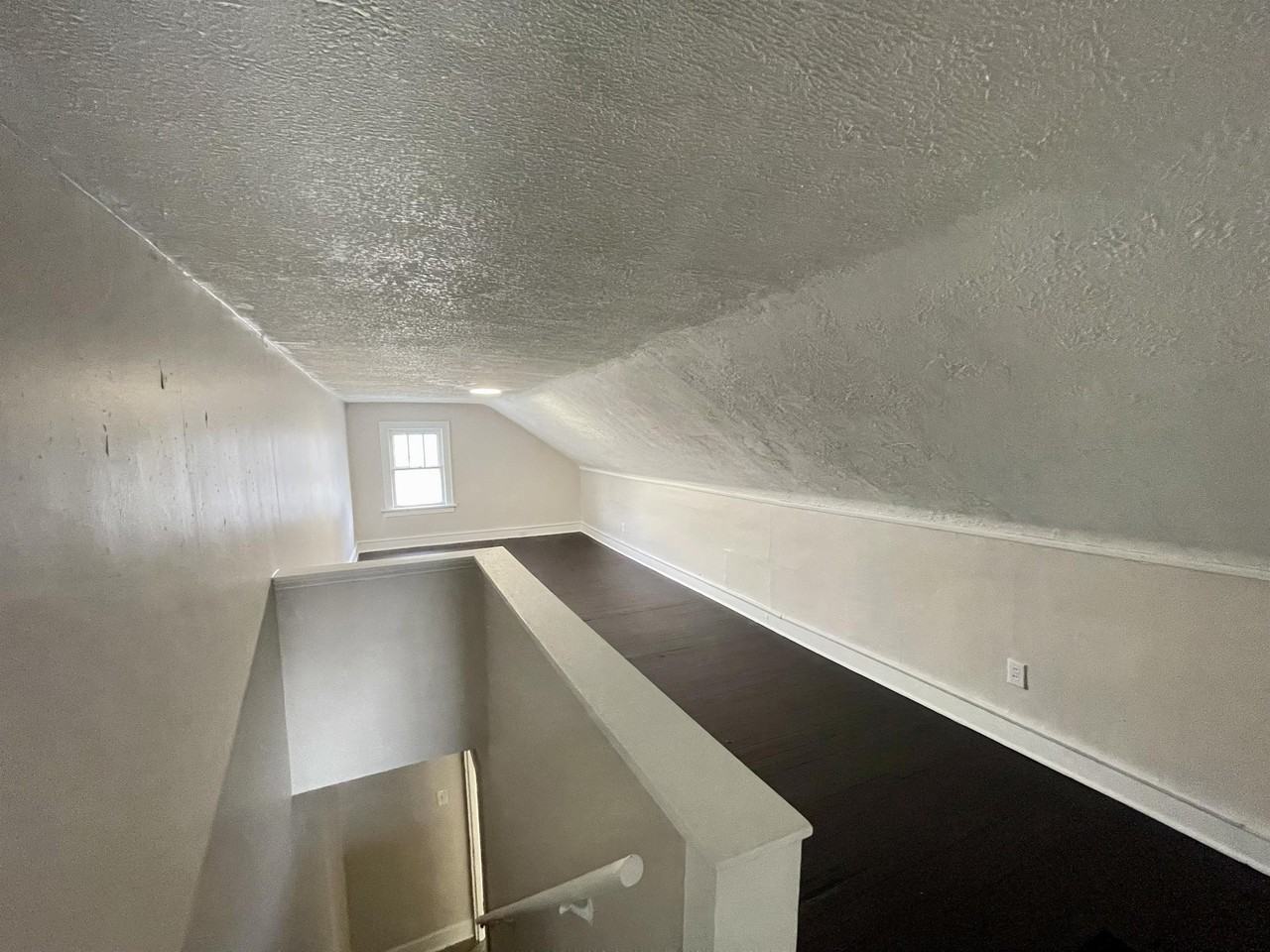 768 Elma St - Photo 3 of 11