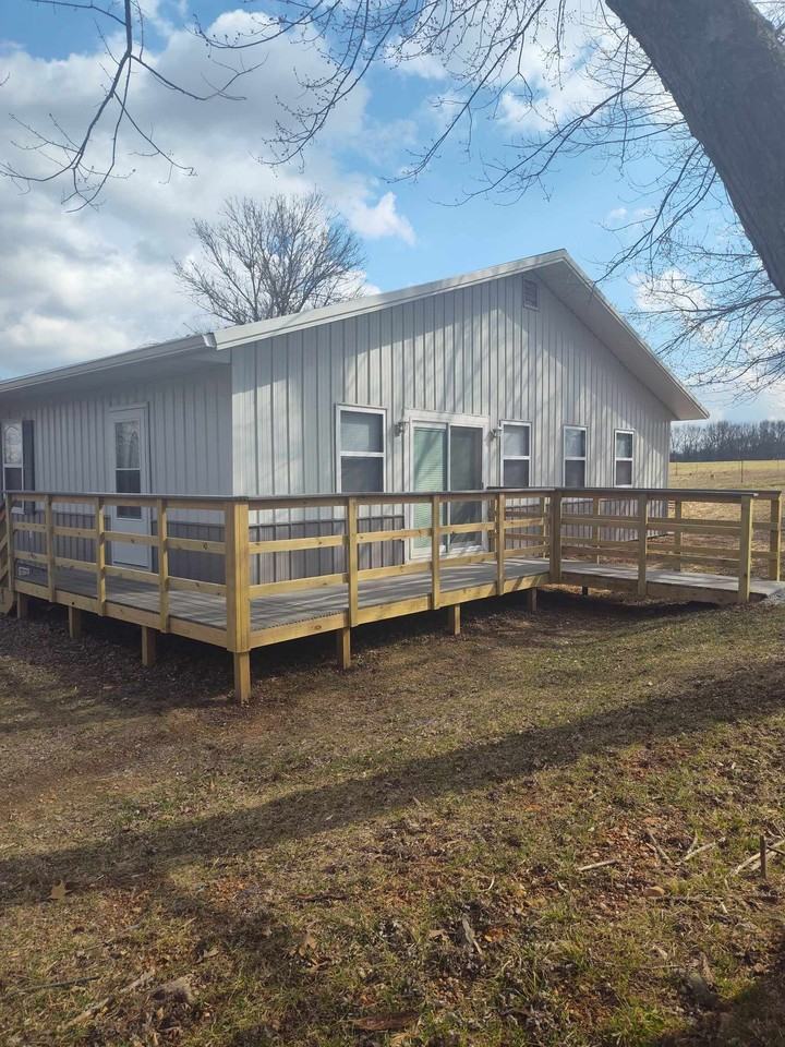 22653 Lawrence 2220 #2 - Photo 2 of 28