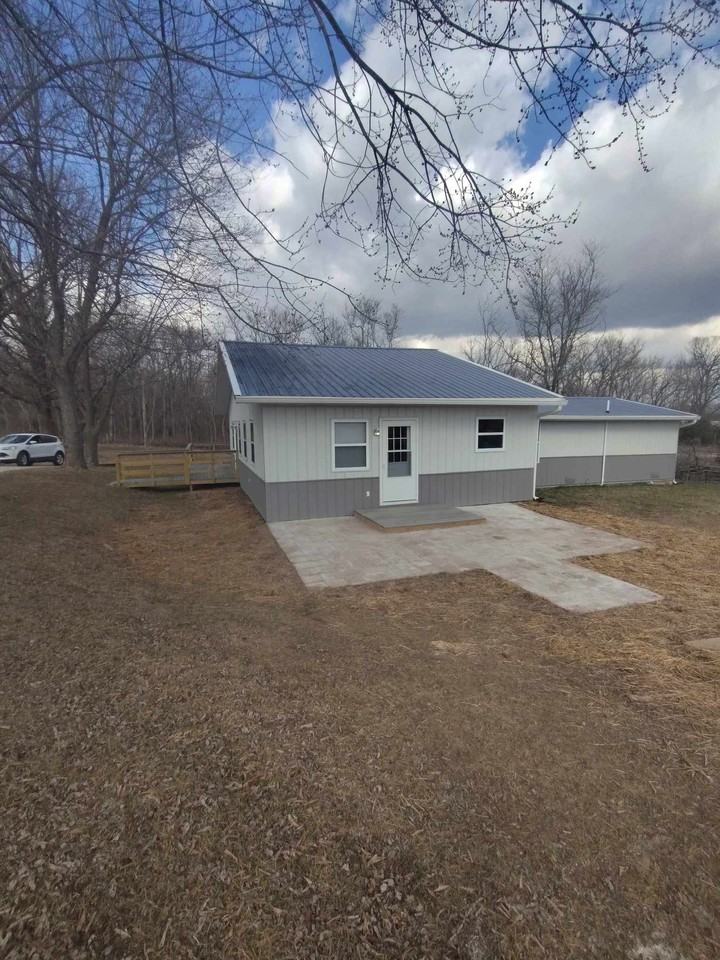 22653 Lawrence 2220 #2 - Photo 3 of 28