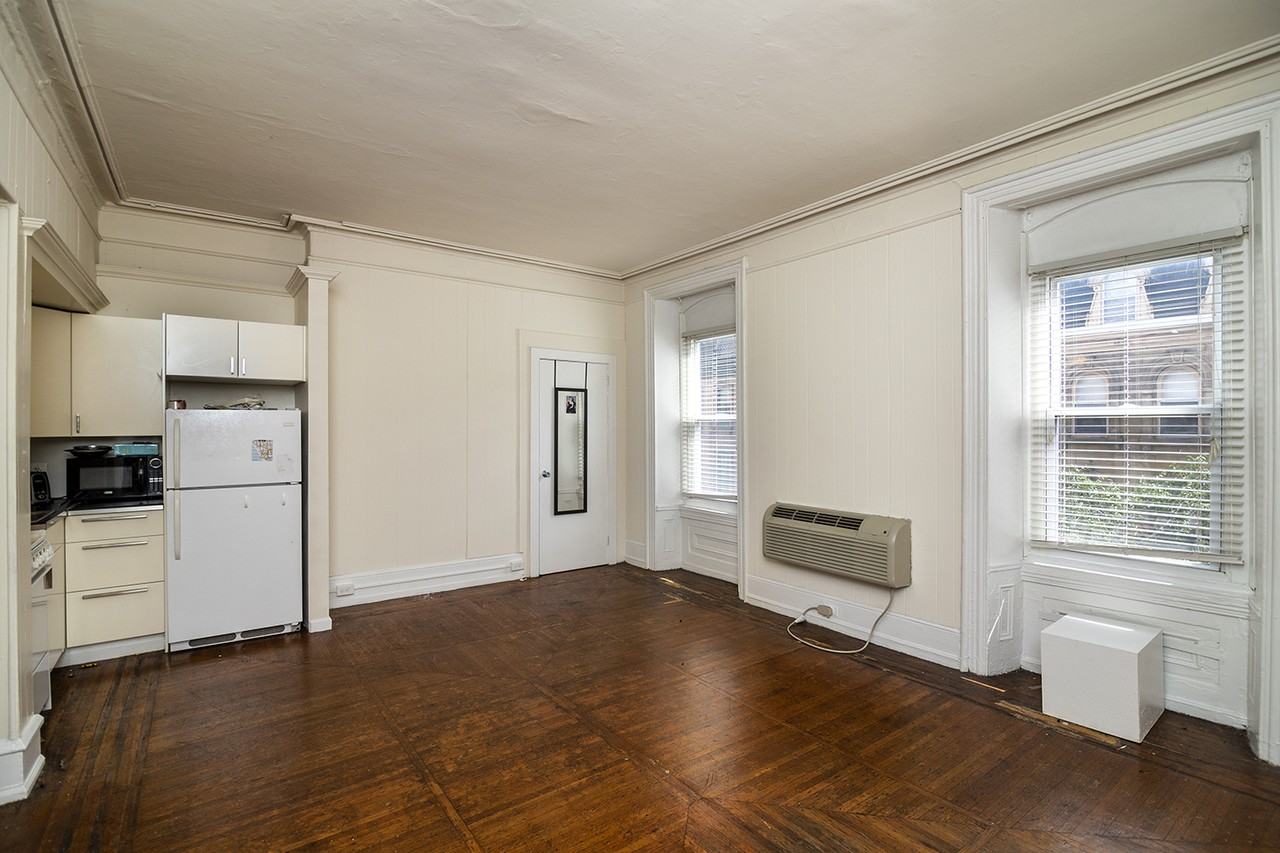 2125 Walnut Street #2f - Photo 2 of 6