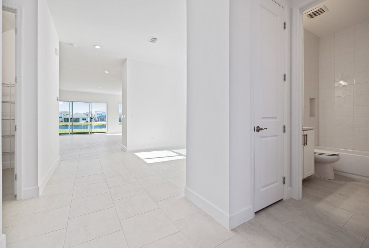 32754 Tree Of Life Ave - Photo 6 of 39