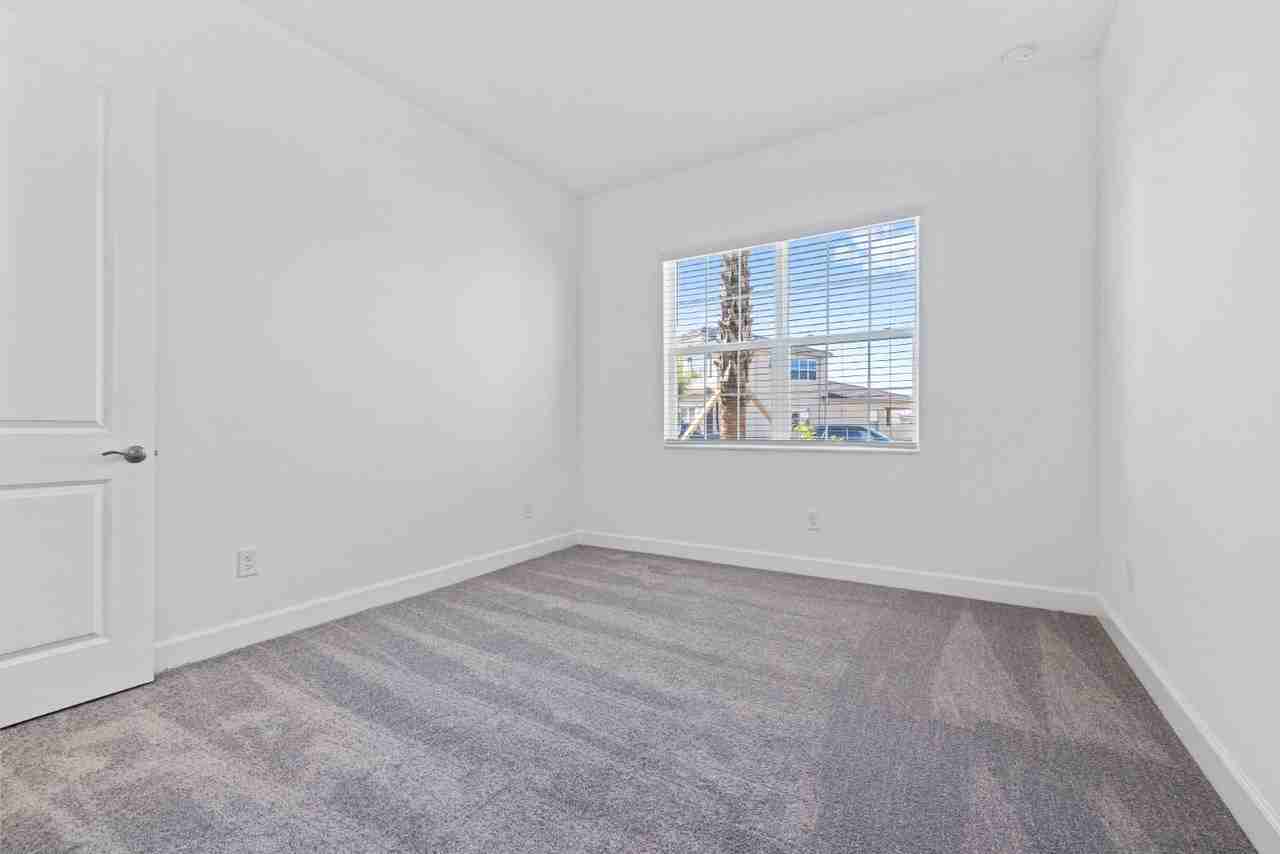 32754 Tree Of Life Ave - Photo 7 of 39