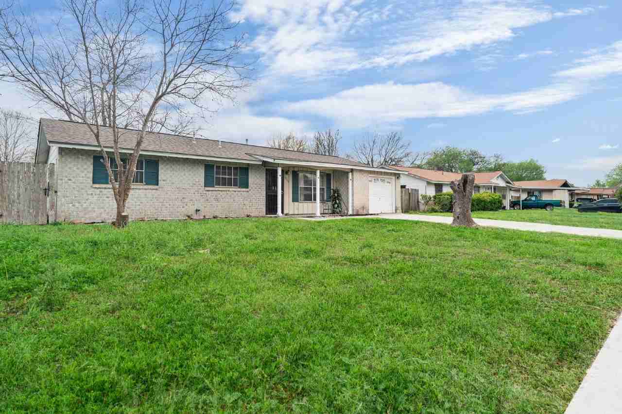 5058 Guinevere Dr - Photo 2 of 23