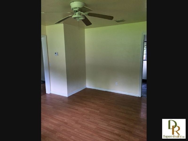 826 Escambia Dr - Photo 2 of 9