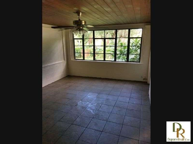 826 Escambia Dr - Photo 3 of 9
