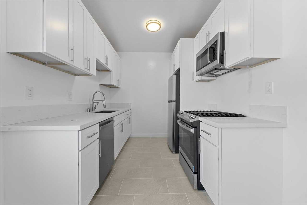 2464 Penmar Ave #11 - Photo 2 of 16