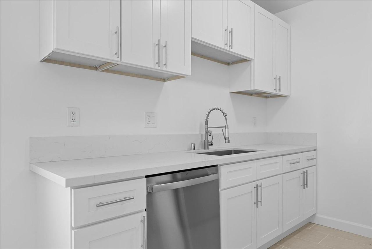 2464 Penmar Ave #11 - Photo 3 of 16