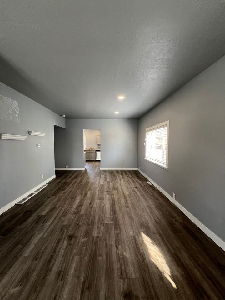 1913 E Dalton Ave - Photo 3 of 18