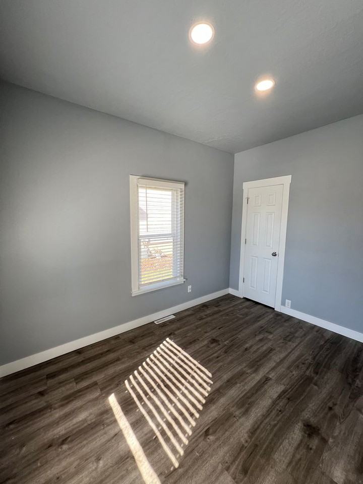 1913 E Dalton Ave - Photo 7 of 18