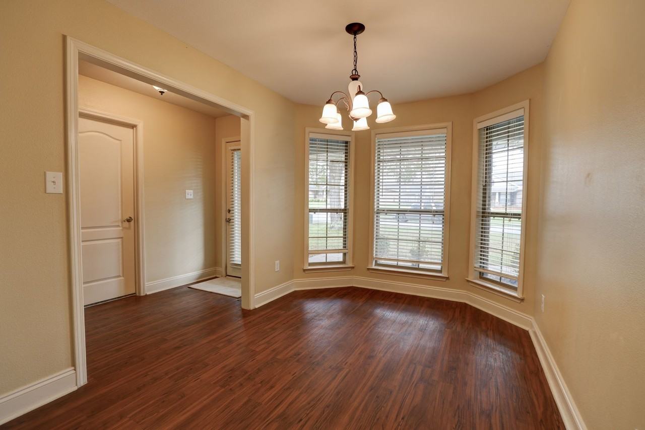 27908 Turkey Branch Dr - Photo 4 of 17