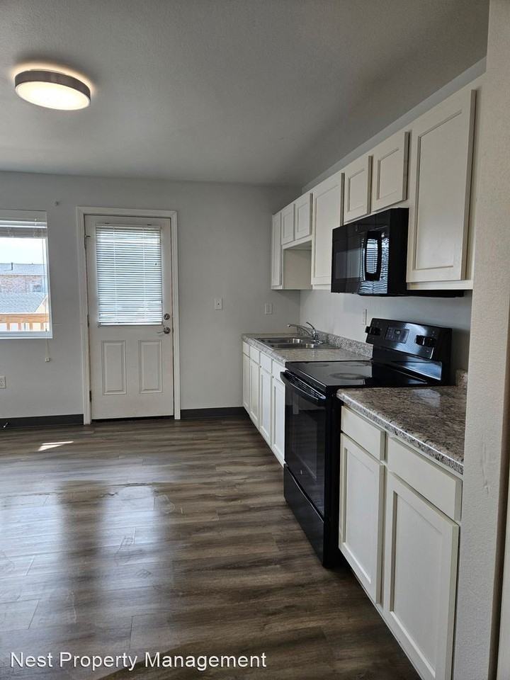 3635 12th Ave SW - Photo 2 of 16