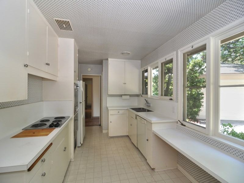 1551 Scenic Dr - Photo 3 of 8