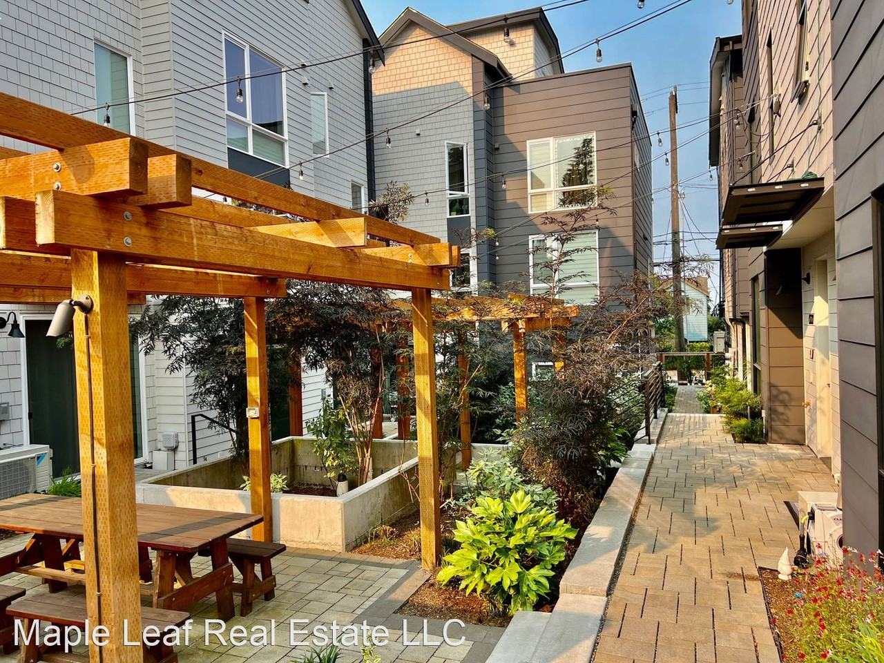 10710A Greenwood Ave N - Photo 2 of 35