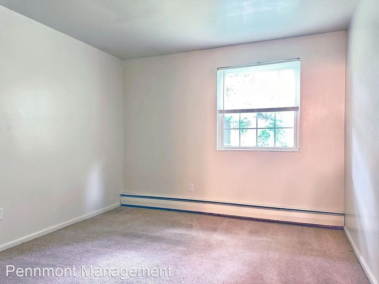 176 W. King Street - Photo 3 of 9