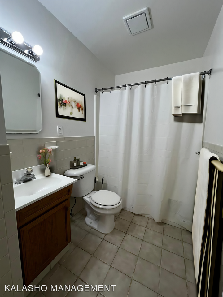 ONE11 COLLECTION - HAMTRAMCK - Photo 3 of 14