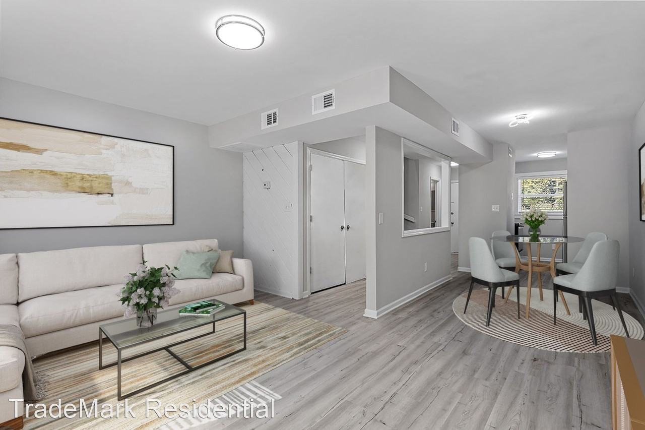 705 Moore Street - Photo 3 of 10