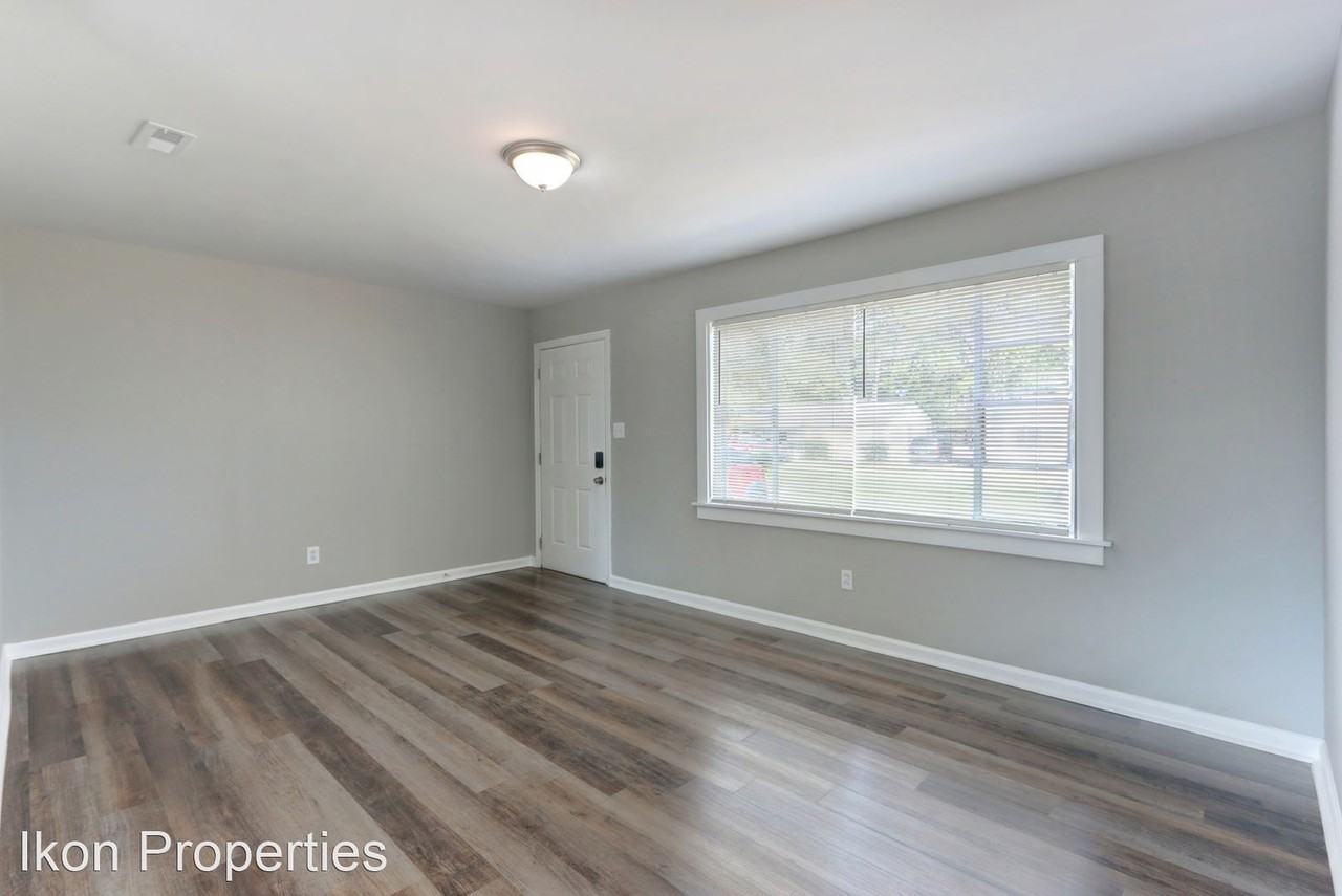 1507 E 56th St - Photo 3 of 13