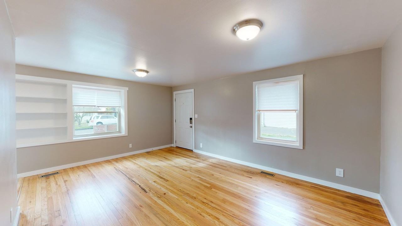 816 S Henderson St - Photo 2 of 22