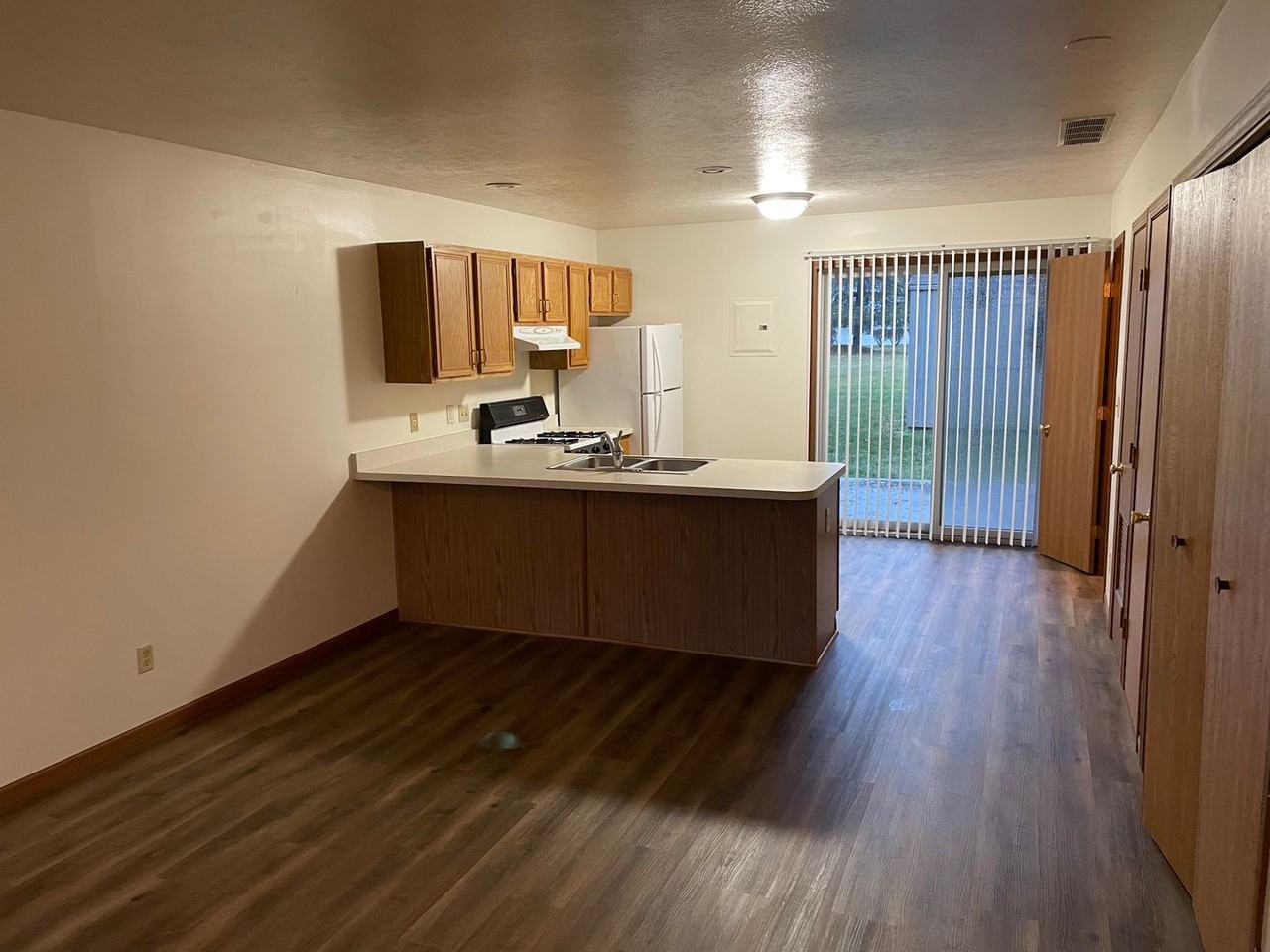 120 Watertower Ct - Photo 2 of 10