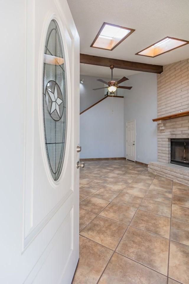 2224 Idaho Dr - Photo 4 of 37