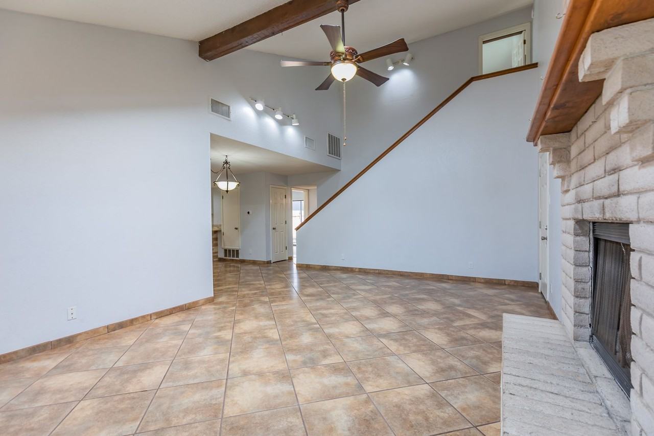 2224 Idaho Dr - Photo 6 of 37