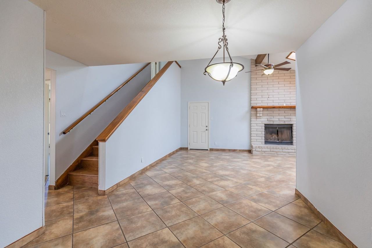 2224 Idaho Dr - Photo 7 of 37