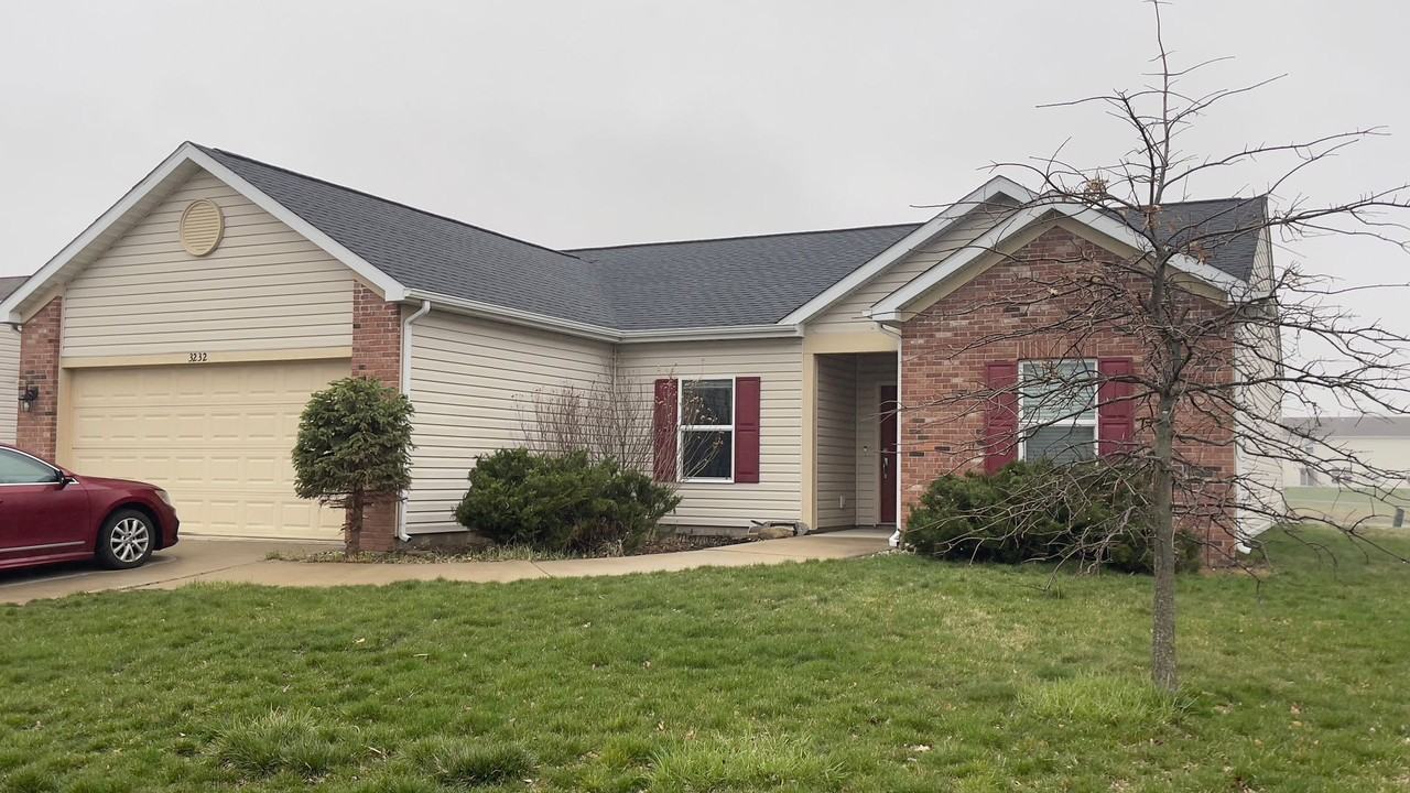 3232 Huxley Dr