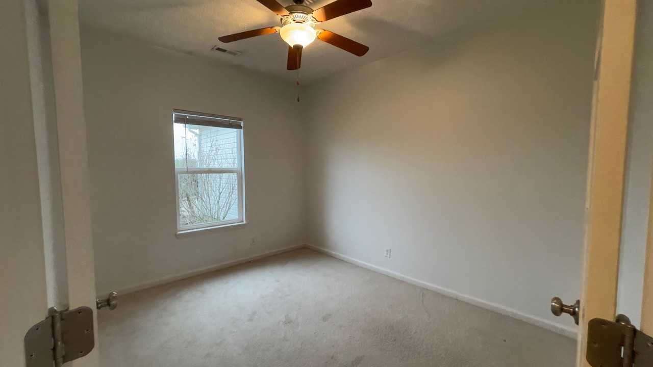 3232 Huxley Dr - Photo 7 of 28