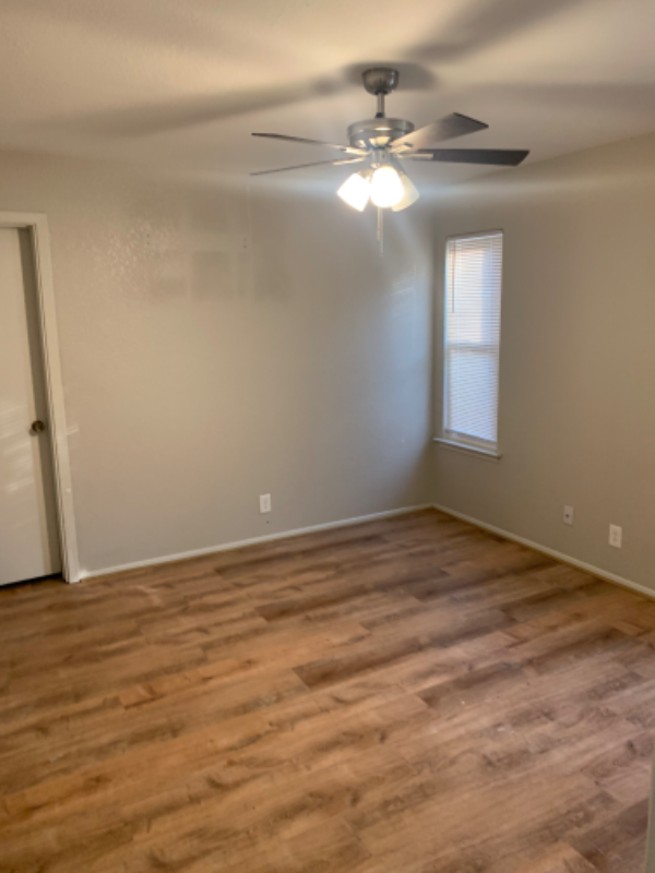 1508 Long Branch Dr - Photo 3 of 7