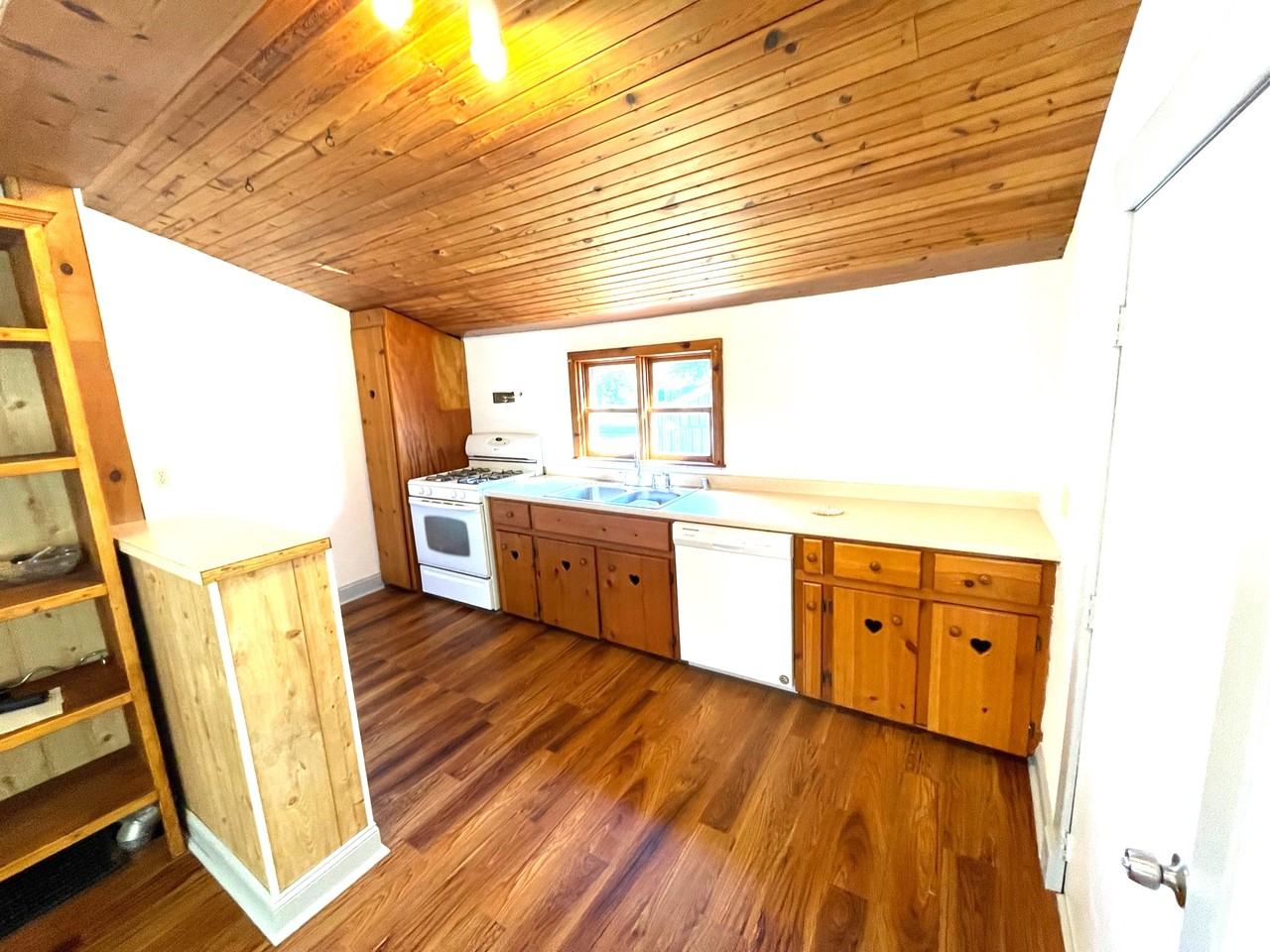 809 Isley Blvd #NA - Photo 3 of 18