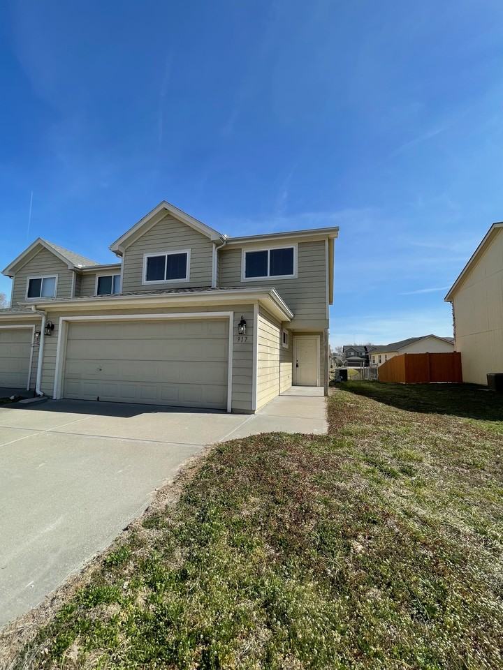 917 Whitetail Ct #1 - Photo 2 of 14