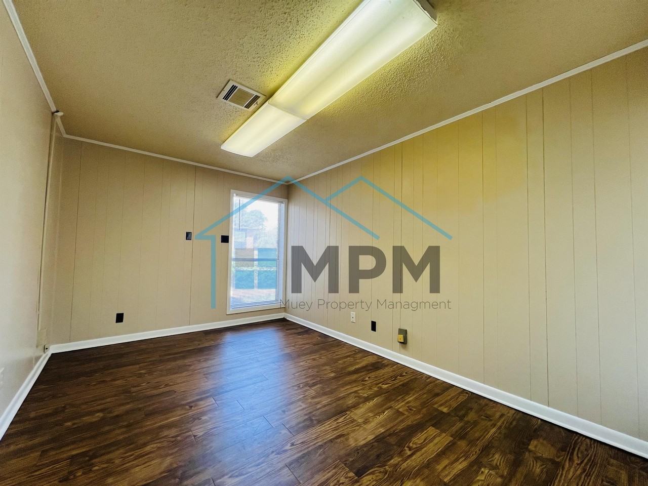 111 Hudson Ln #B - Photo 2 of 9