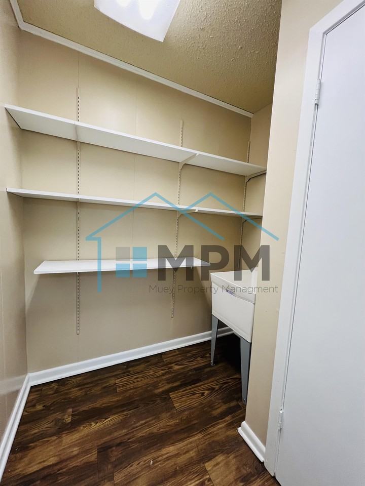 111 Hudson Ln #B - Photo 7 of 9