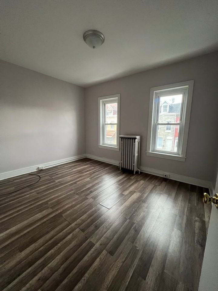 909 Marion St - Photo 2 of 7