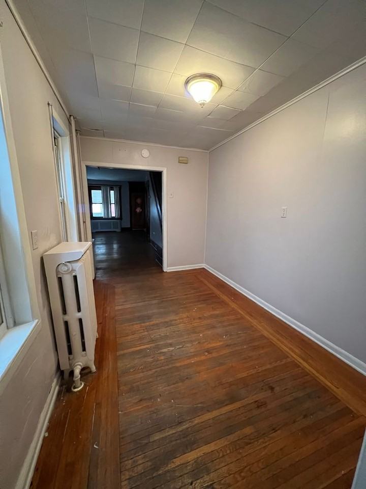 909 Marion St - Photo 6 of 7