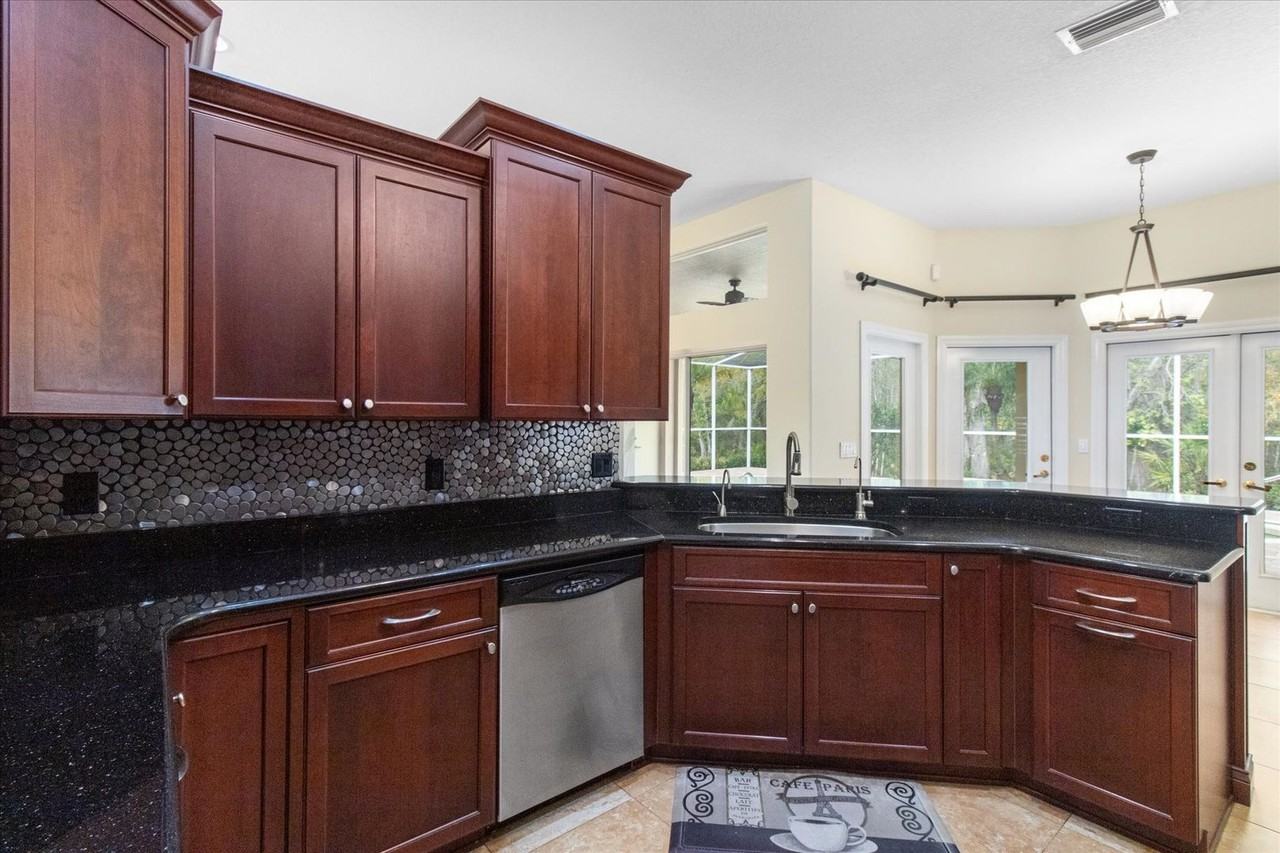 1533 Haverhill Dr - Photo 5 of 36